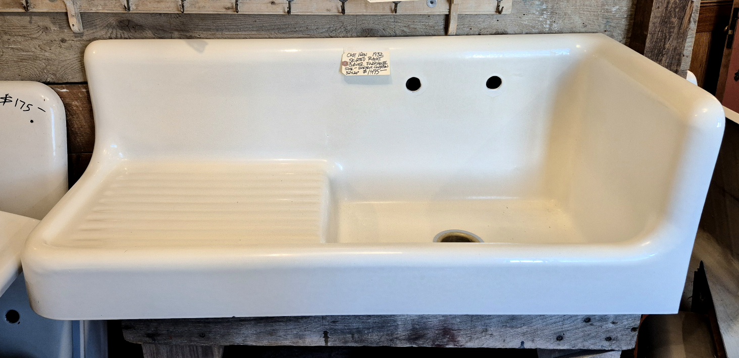 Right Corner skirted Farmhouse sink